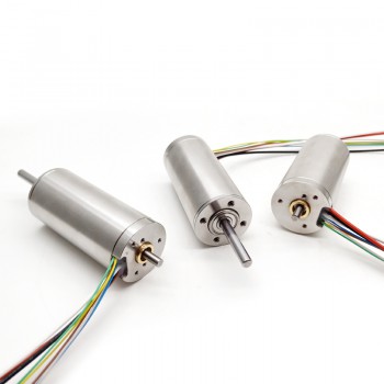 2 Stück Mikro-DC-Motor, bürstenlos und kernlos, 24V / 48V, 30 × 67 mm, 10–20 kg·cm Drehmoment