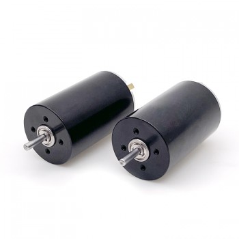 2 Stück Coreless-Gleichstrommotor, 12V / 24V, 1300–1500 mA, 1150 g·cm, 5500–6900 U/min, 45W, Ø28 × 45 mm